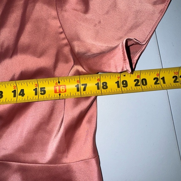 Women’s Size Medium Wild Fable Pink Tie Crop Short Sleeve Shirt - Picture 7 of 8